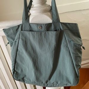 Lululemon Tote